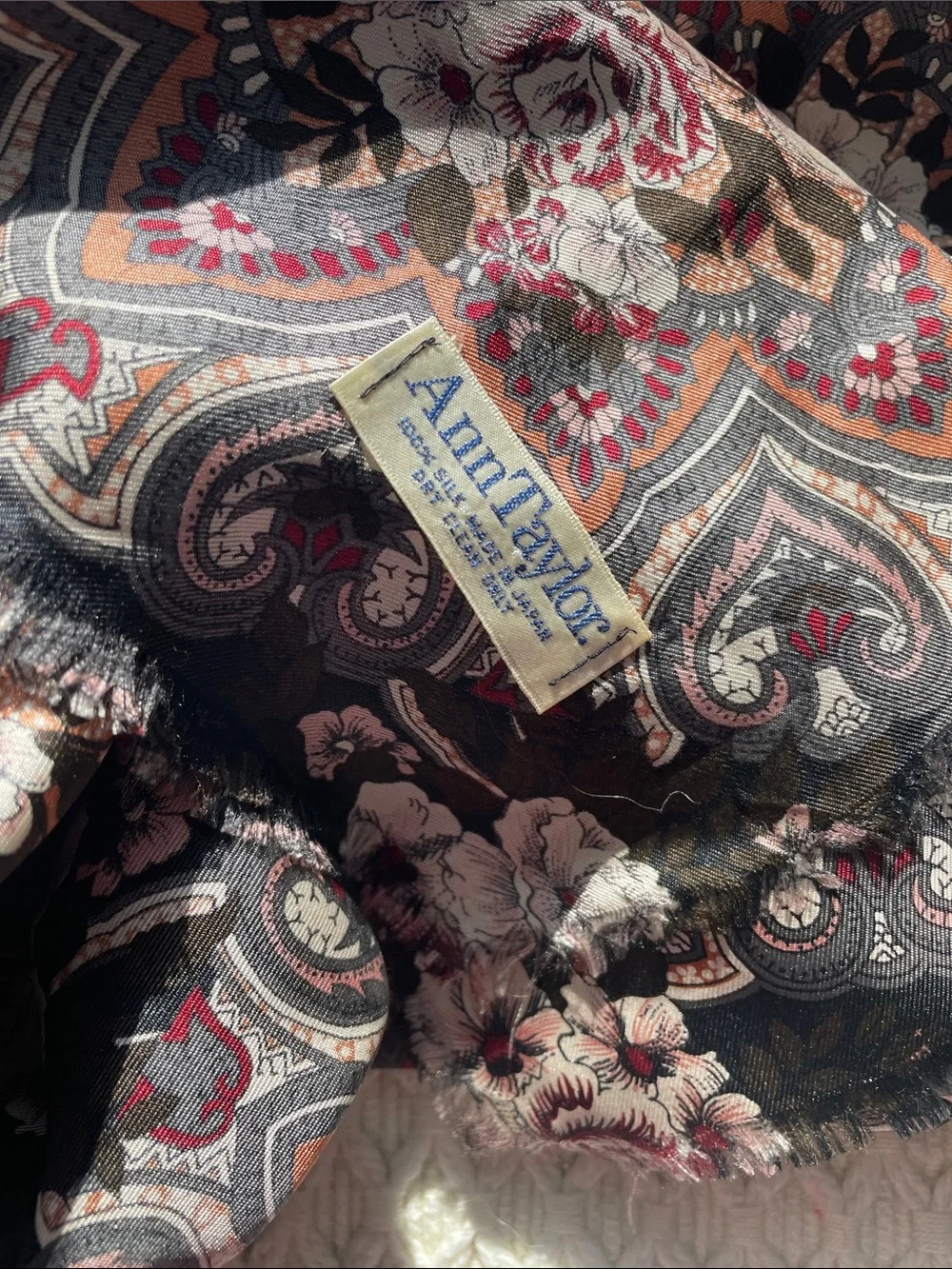 VTG ANN TAYLOR SILK SCARF